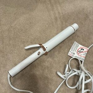 T3 curling iron